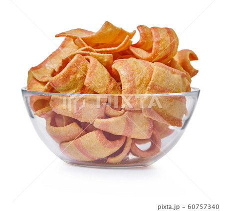 potato chips in a glass bowl 60757340