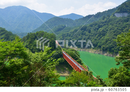 静岡県 県道388号線と大井川の風景 静岡県 県道388号線と大井川の風景 60763505
