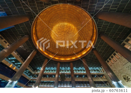 インドネシア・ジャカルタのイスティクラル・モスクのドーム 60763611