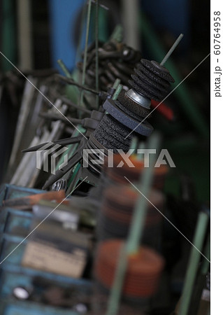 サンダーの刃 60764958