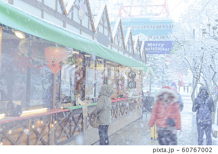 雪が降るミュンヘンクリスマス市 雪が降るミュンヘンクリスマス市 60767002