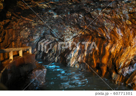 【三段壁 洞窟】 和歌山県西牟婁郡白浜町 60771301