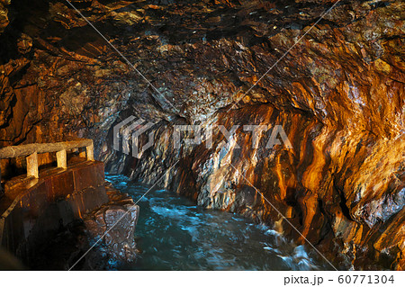 【三段壁 洞窟】 和歌山県西牟婁郡白浜町 60771304