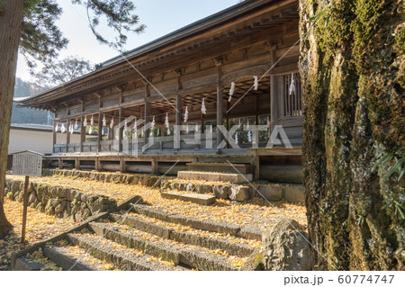 諏訪大社上社前宮・十間廊 60774747