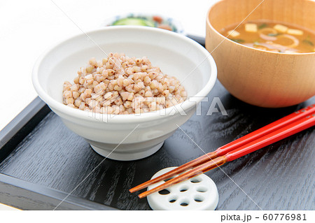 和食 茹で蕎麦の実とフリーズドライ味噌汁 和食 茹で蕎麦の実とフリーズドライ味噌汁 60776981