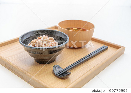 和食　茹で蕎麦の実とフリーズドライ味噌汁 60776995