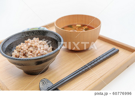和食　茹で蕎麦の実とフリーズドライ味噌汁 60776996