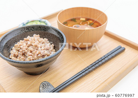 和食 茹で蕎麦の実とフリーズドライ味噌汁 和食 茹で蕎麦の実とフリーズドライ味噌汁 60776997