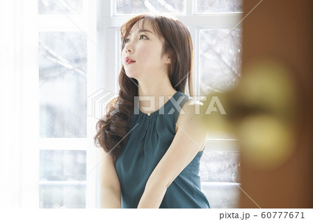 朝 女性 女 60777671