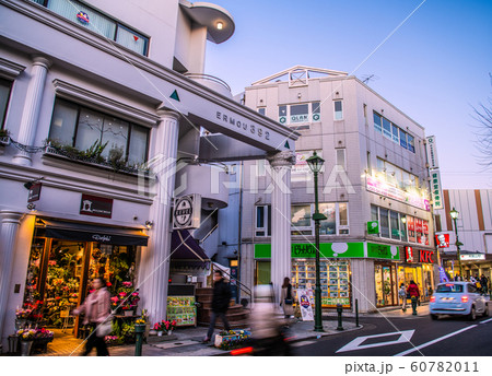 日本の横浜都市景観 大倉山駅や「ギリシャ風」商店街・大倉山エルム通りなどを望む 日本の横浜都市景観 大倉山駅や「ギリシャ風」商店街・大倉山エルム通りなどを望む 60782011