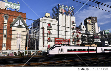 日本の東京都市景観　鶯谷のホテル街を望む　 60783496
