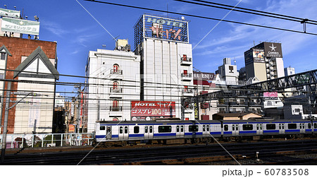 日本の東京都市景観 鶯谷のホテル街を望む 日本の東京都市景観 鶯谷のホテル街を望む 60783508