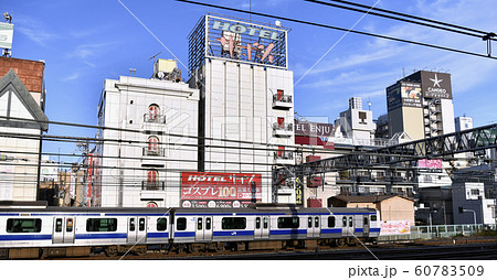 日本の東京都市景観　鶯谷のホテル街を望む　 60783509