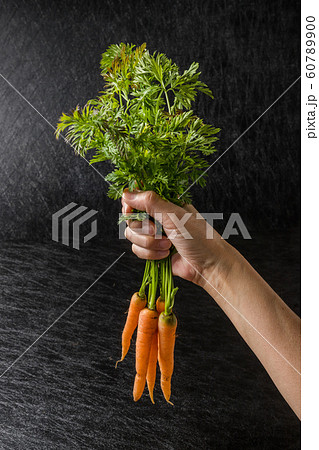 かわいいにんじん　Cute carrots grown without pesticides 60789900