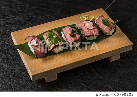 高級ローストビーフ　Roast beef of highest quality Japanese  60790205