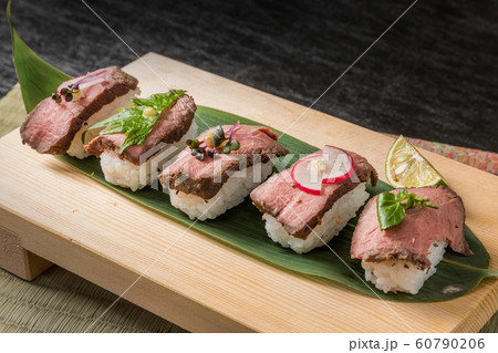 高級ローストビーフ　Roast beef of highest quality Japanese  60790206