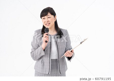 シニア女性 セミナー講師 シニア女性 セミナー講師 60791195