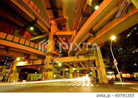 首都高速道路 箱崎ジャンクションの夜景 首都高速道路 箱崎ジャンクションの夜景 60791305
