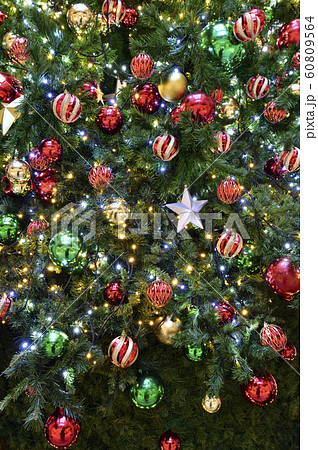 クリスマスツリー 60809564