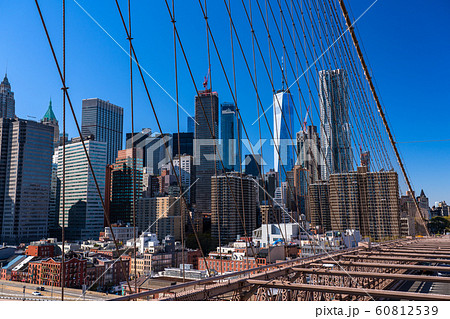 《ニューヨーク》マンハッタンの摩天楼・ブルックリンブリッジ 60812539
