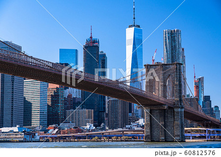 《ニューヨーク》マンハッタンの摩天楼・ブルックリンブリッジ 《ニューヨーク》マンハッタンの摩天楼・ブルックリンブリッジ 60812576