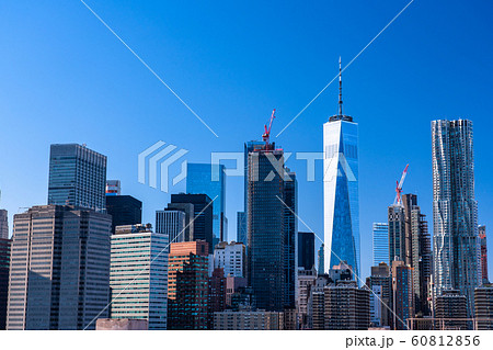《ニューヨーク》マンハッタンの摩天楼・ブルックリンブリッジ 60812856