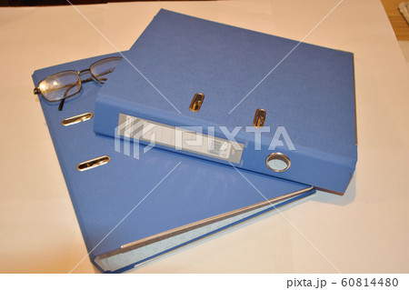 Folders for storing papers 60814480