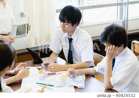 高校生　グループワーク 60820532