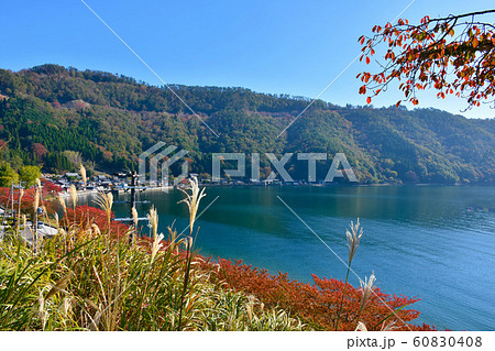 菅浦の湖岸 集落景観 紅葉 菅浦の湖岸 集落景観 紅葉 60830408