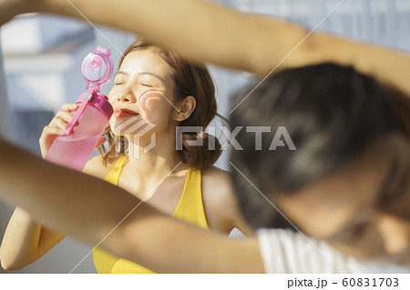 男女　フィットネス 60831703