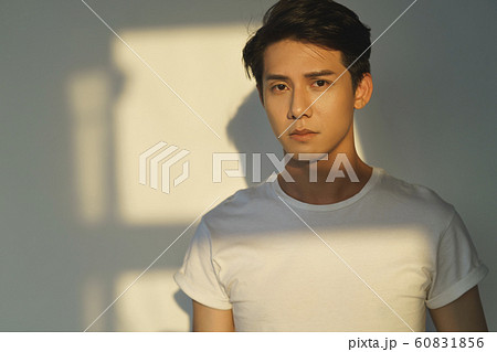 男性　メンズビューティー　夕日 60831856