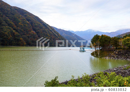 【山梨県】秋の広瀬湖・広瀬ダム 60833032