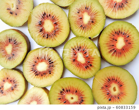 キウイフルーツ4 60833159