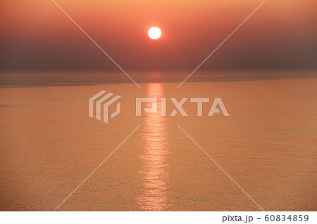 室戸岬　夕日と太平洋 60834859