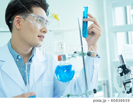 Scientists are experimenting in the lab 60836639