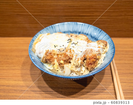Tonkatsu, Japanese pork cutlet, Japanese deep-fried pork curry rice 60839313