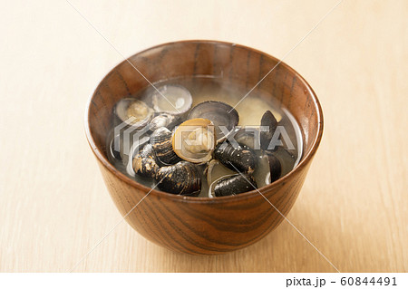 しじみの味噌汁 60844491