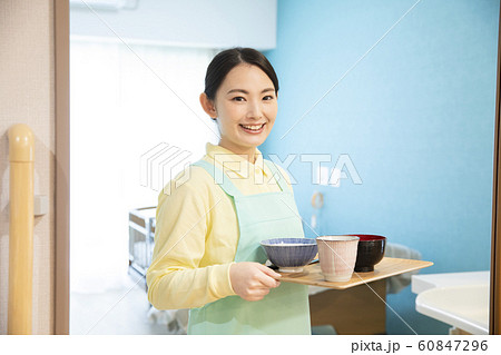 ビジネス 仕事 女性 介護士 ヘルパー 介護施設 デイサービス ビジネス 仕事 女性 介護士 ヘルパー 介護施設 デイサービス 60847296