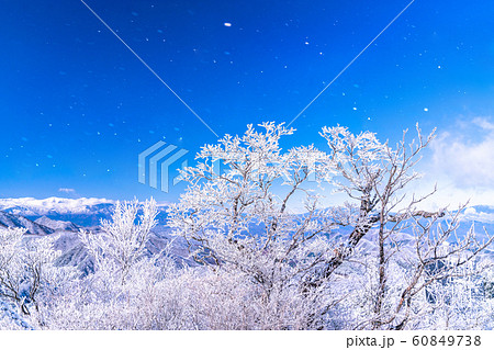 《山梨県》霧氷の森・三つ峠 《山梨県》霧氷の森・三つ峠 60849738