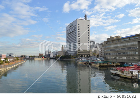 横浜、万国橋から見た神奈川県警庁舎 横浜、万国橋から見た神奈川県警庁舎 60851632