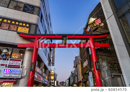 【神奈川県】鎌倉　小町通り　鳥居 60854570