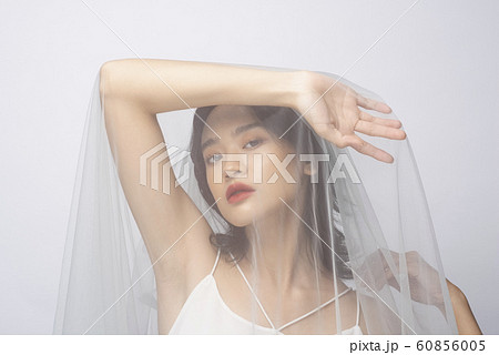 女性　ビューティー　ムーディー 60856005