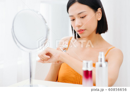 女性 ビューティー 朝 女性 ビューティー 朝 60856656