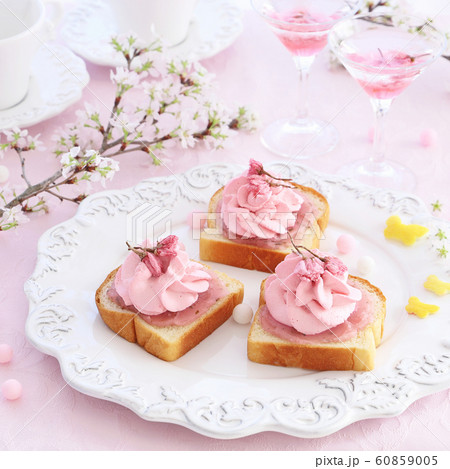 さくら餡と桜クリームのオープンサンド 60859005