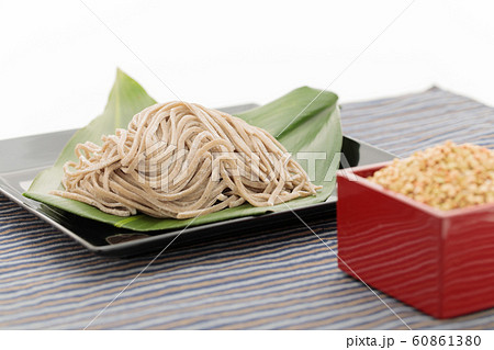 雑穀　蕎麦の実と生蕎麦 60861380