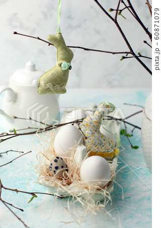 Easter scene with spring fresh greenery branches, 60871079
