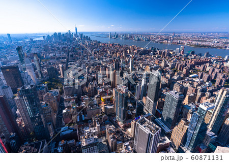 《ニューヨーク》マンハッタン・ロウアーマンハッタン方面を一望 60871131