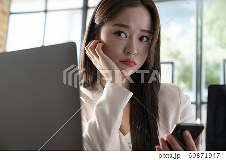 韓国人 女性 女の写真素材