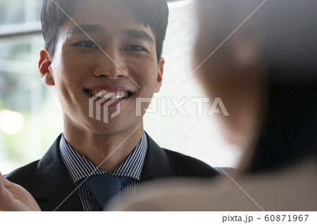 韓国人 若い男 若い男性 60871967