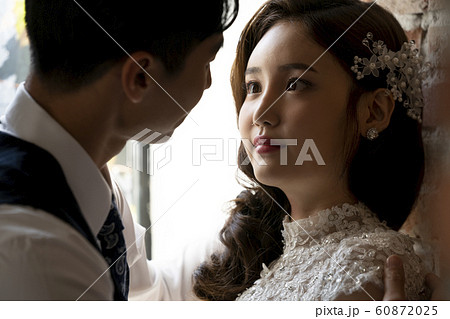 韓国人 カップル 結婚 60872025